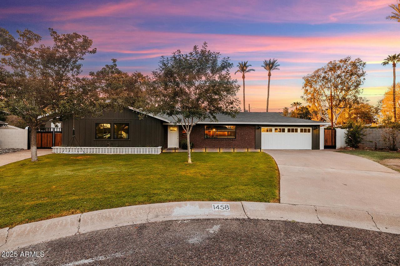 1458 E Tuckey Ln., Phoenix, AZ 85014