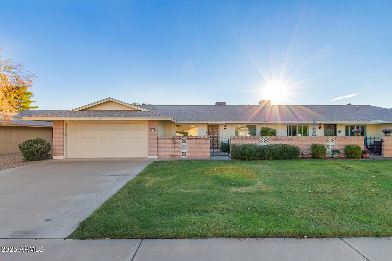 10611 W El Capitan Cir., Sun City, AZ 85351
