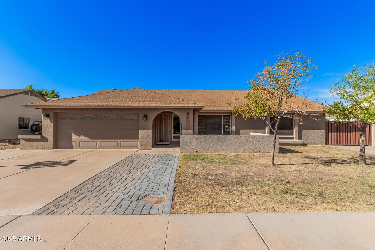 6210 W Desert Hills Dr., Glendale, AZ 85304