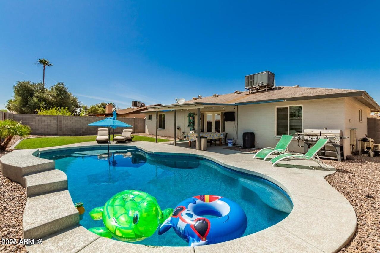 915 W Loughlin Dr., Chandler, AZ 85225