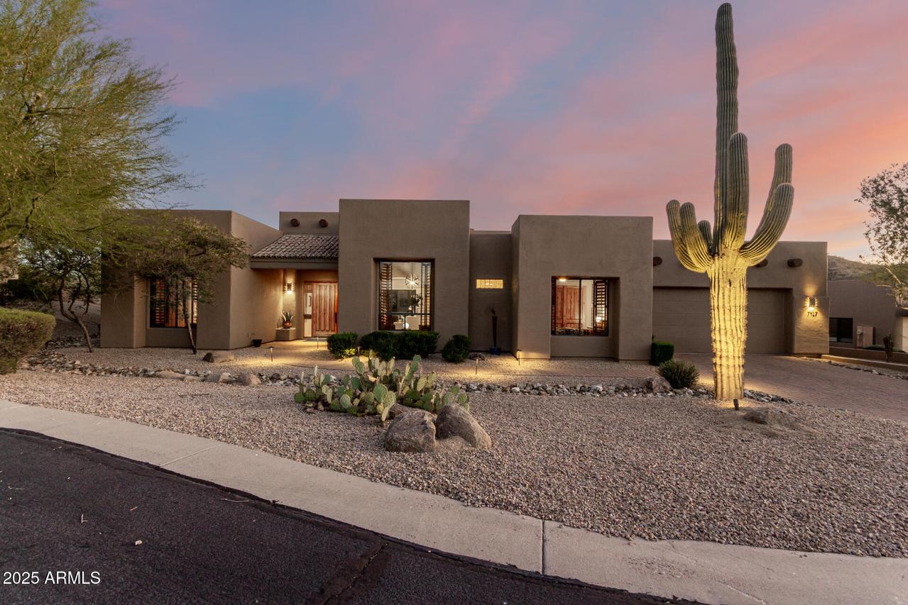 7417 E Sugarloaf St., Mesa, AZ 85207