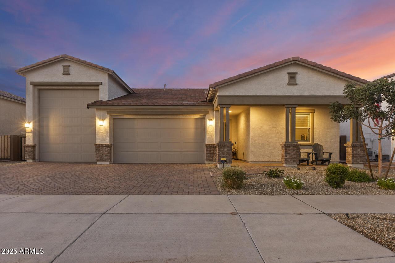 14022 W Mariposa Grande, Surprise, AZ 85387
