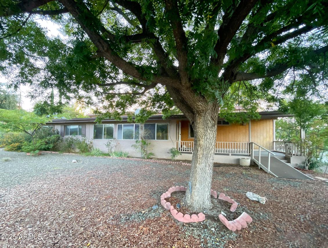 10198 S Miami St., Mayer, AZ 86333