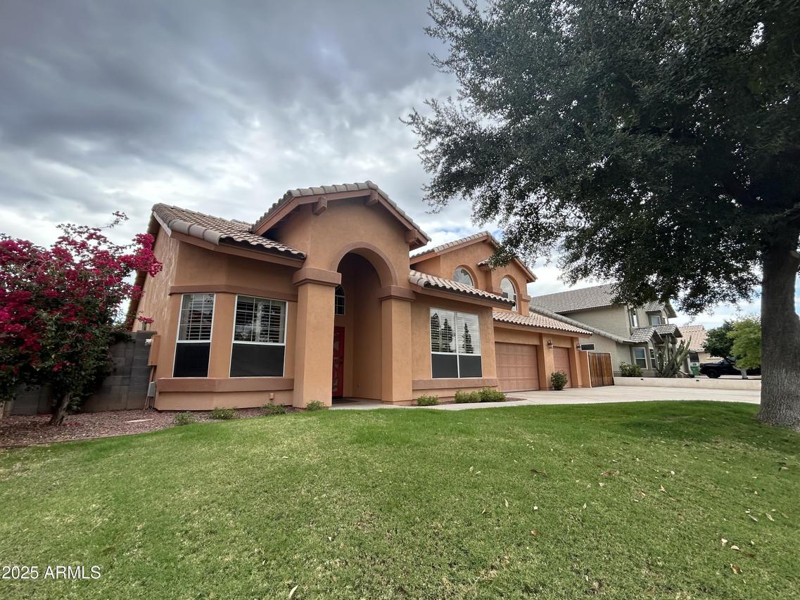 2302 E Northridge St., Mesa, AZ 85213