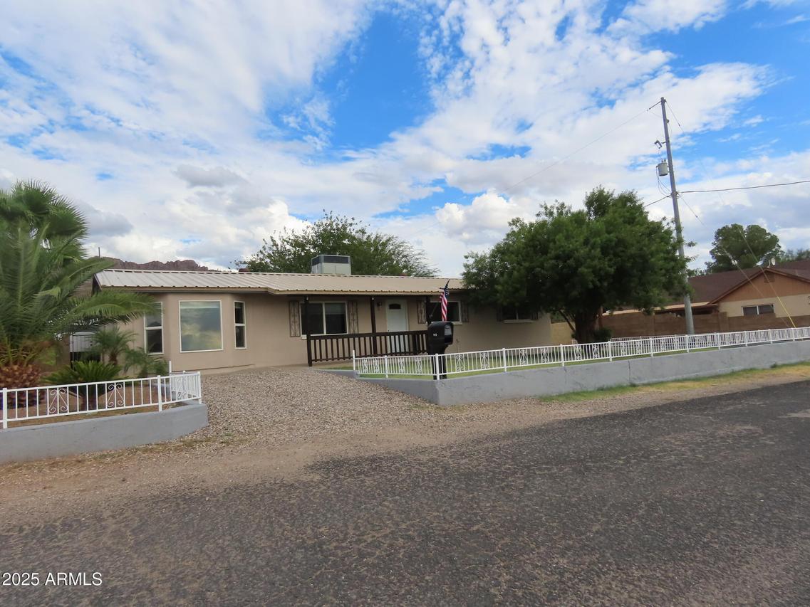 223 S Hing Dr., Superior, AZ 85173