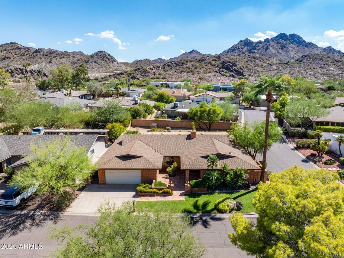 2901 E Las Rocas Dr., Phoenix, AZ 85028