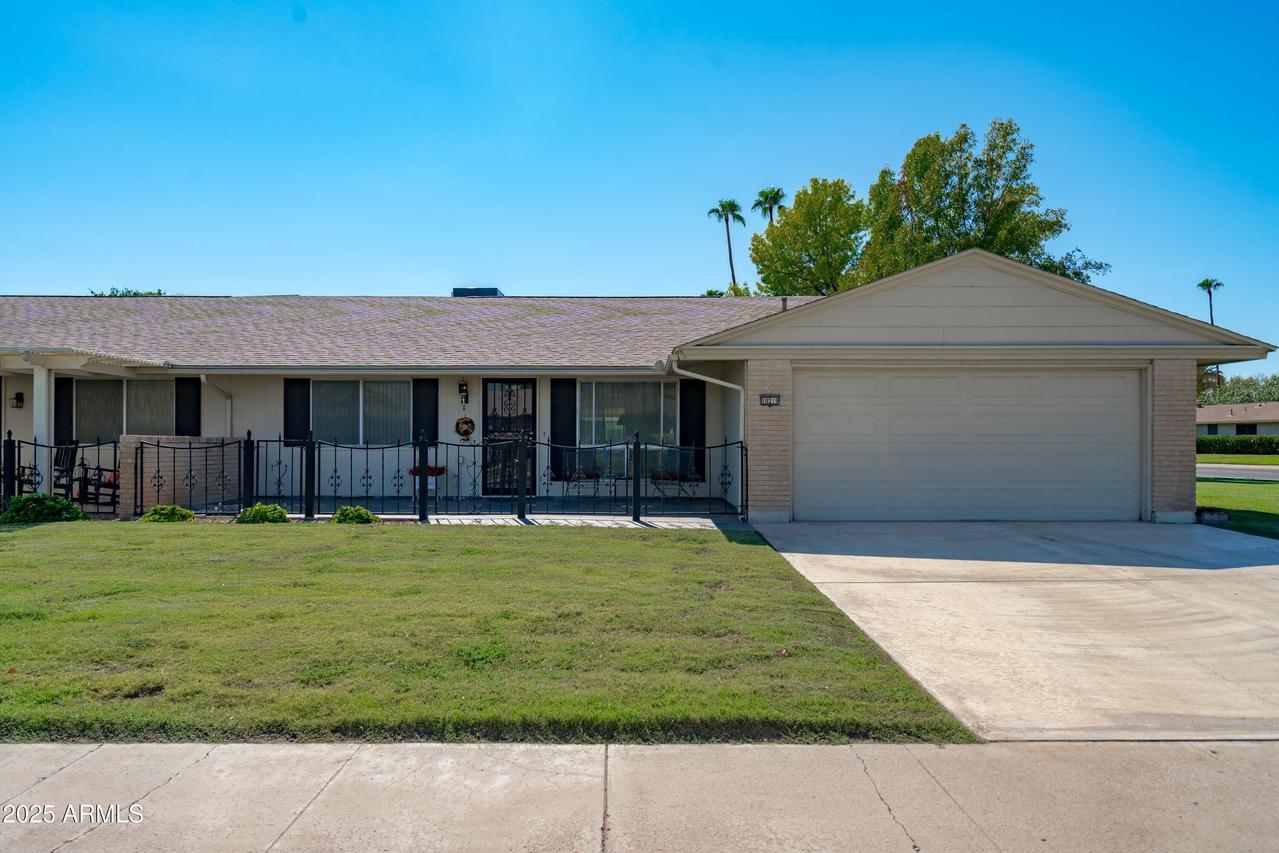 10219 W Prairie Hills Cir., Sun City, AZ 85351