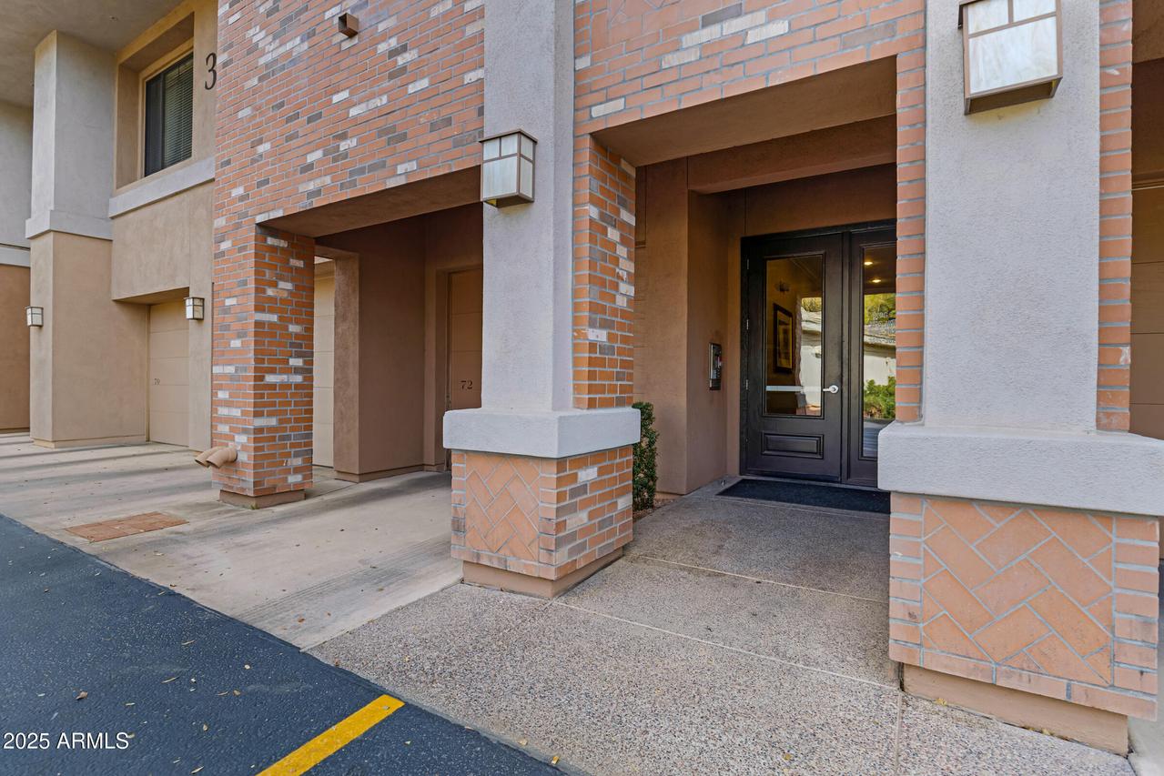 2989 N 44th St. #2015, Phoenix, AZ 85018