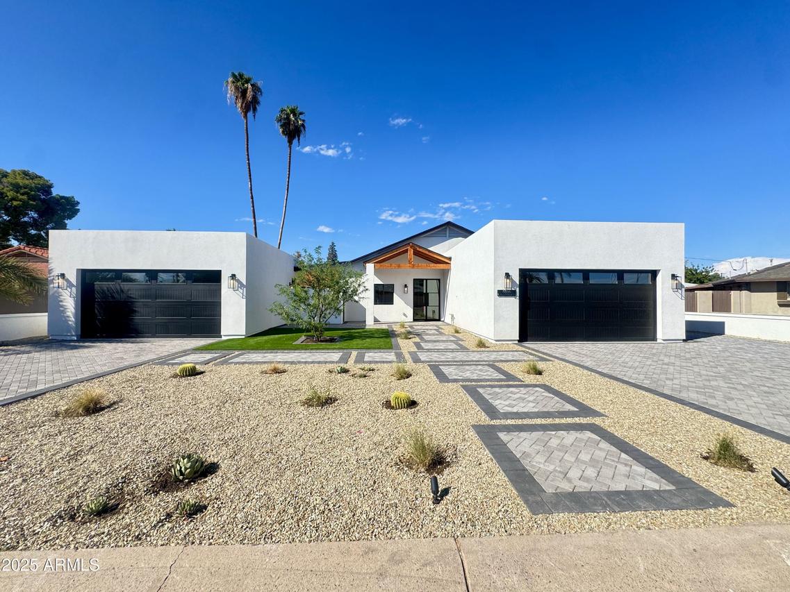 6050 E Hollyhock St., Phoenix, AZ 85018