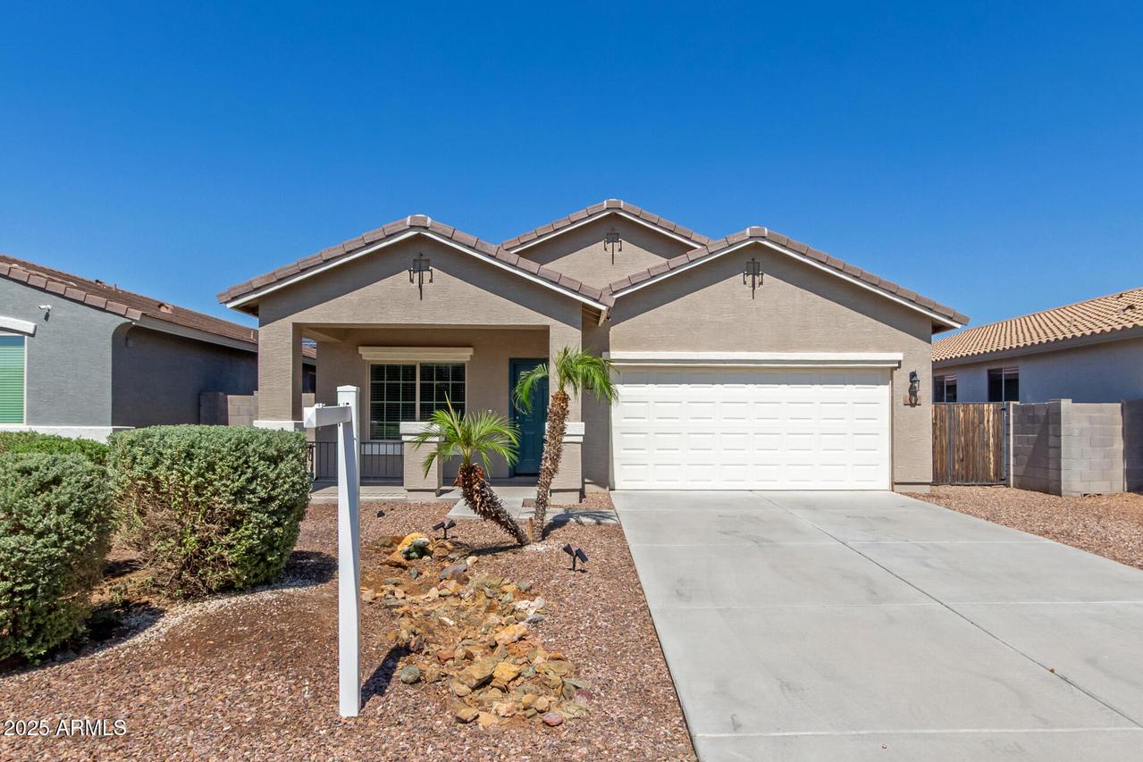 1686 W Paisley Dr., San Tan Valley, AZ 85144