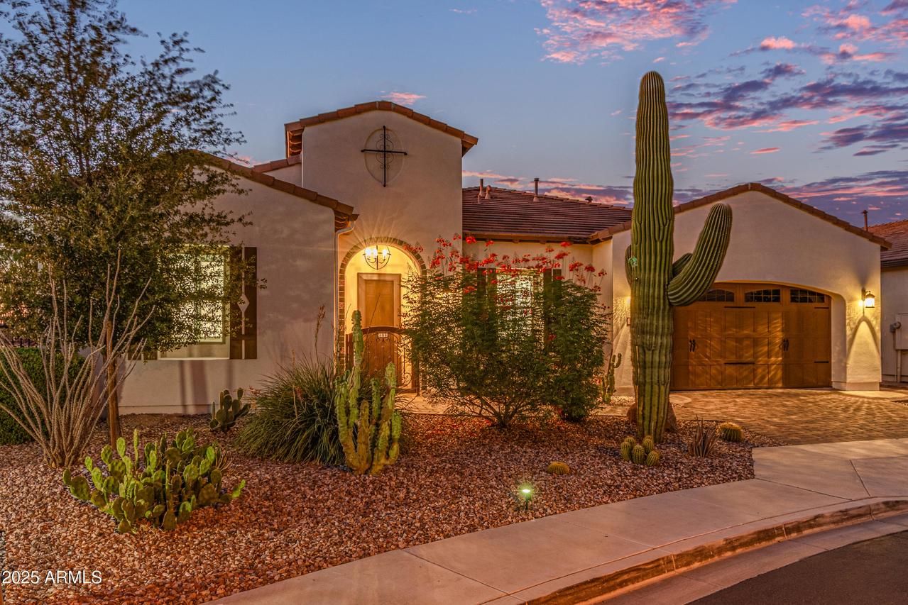 106 E Orange Blossom Path, Queen Creek, AZ 85140