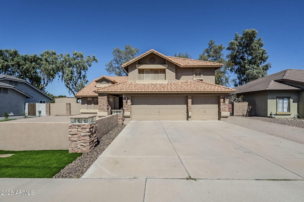 2542 E Nora St., Mesa, AZ 85213