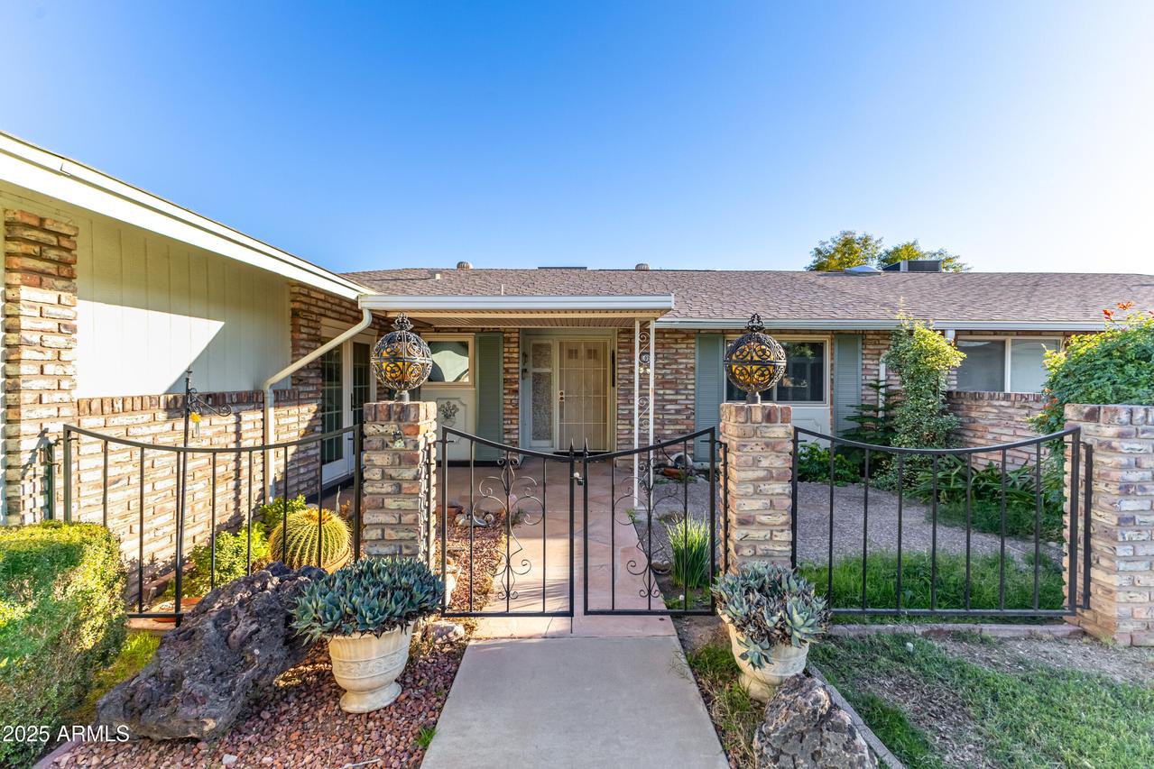 10209 W Mountain View Rd., Sun City, AZ 85351