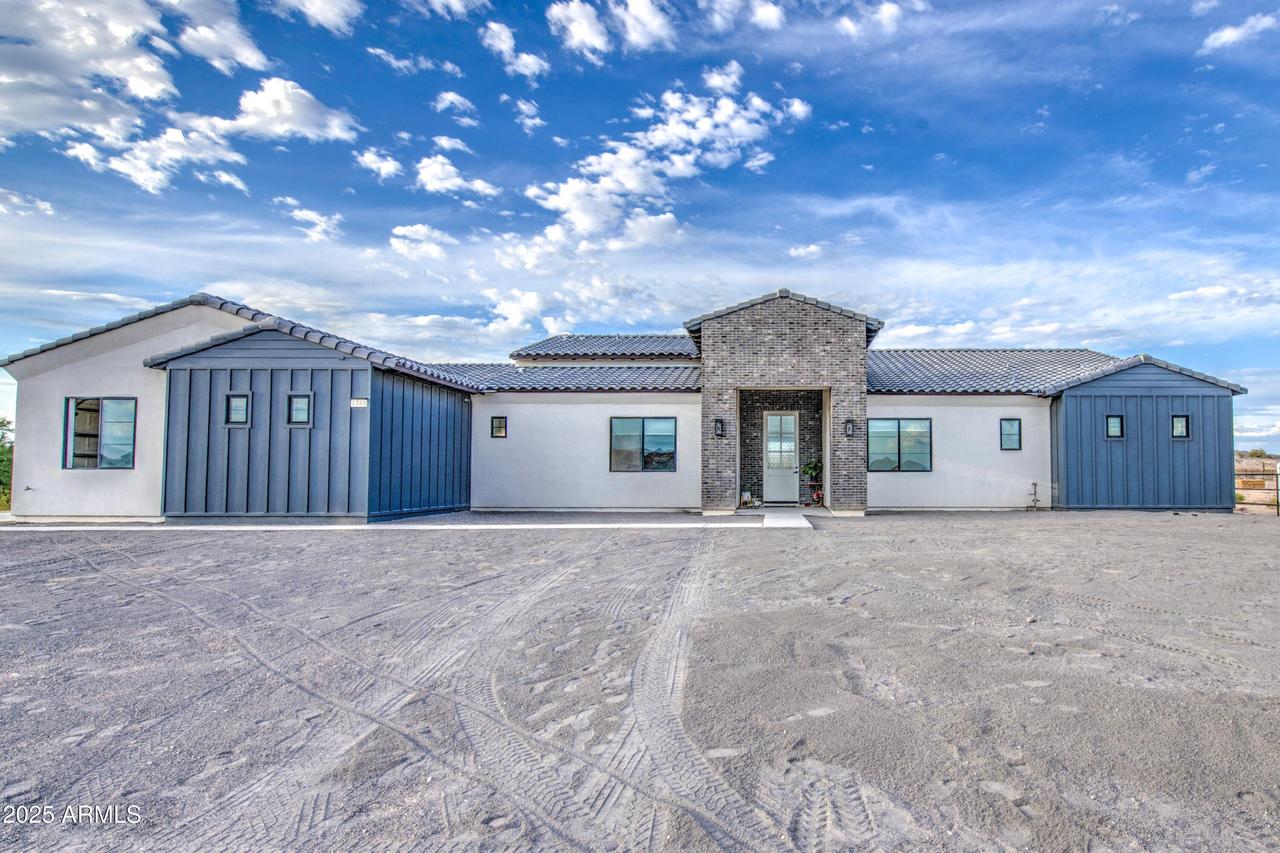 1360 W Catherine Ln., San Tan Valley, AZ 85144