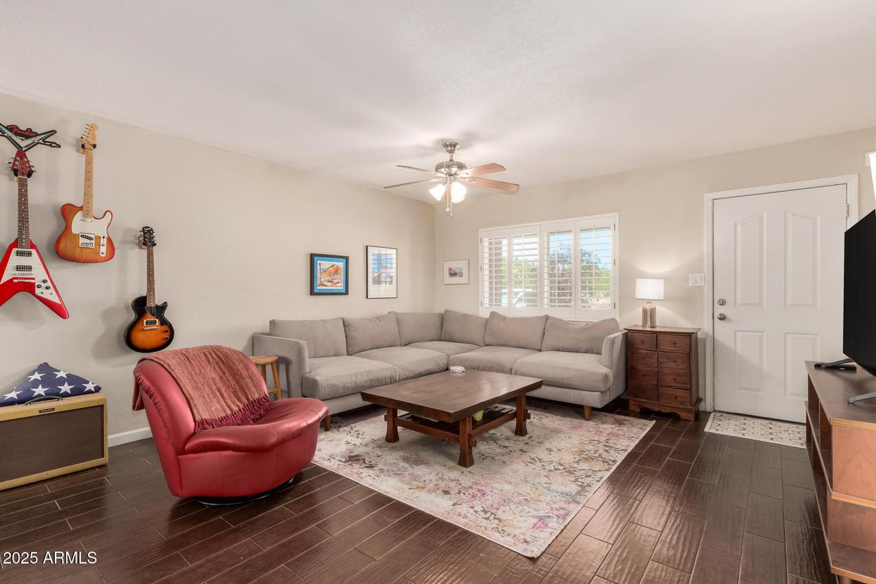 2827 E Captain Dreyfus Ave., Phoenix, AZ 85032