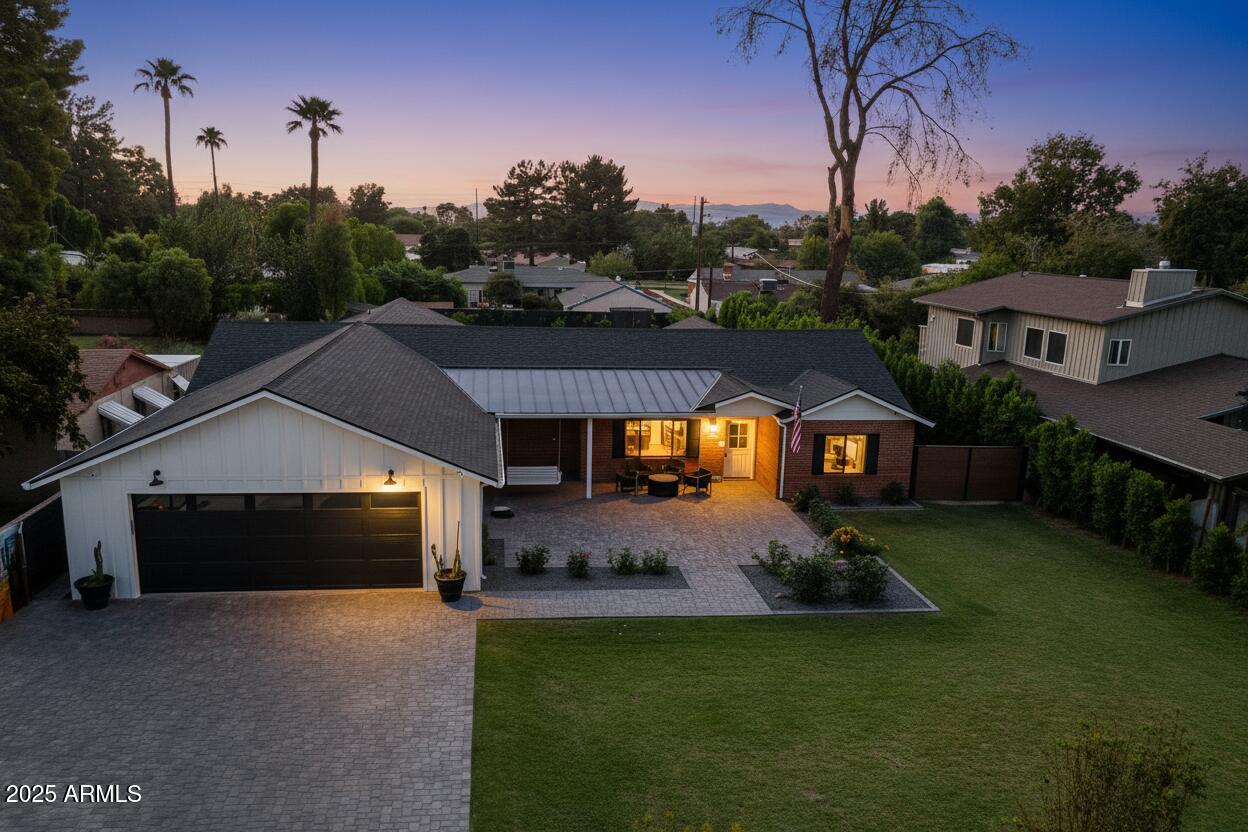 3329 E Weldon Ave., Phoenix, AZ 85018