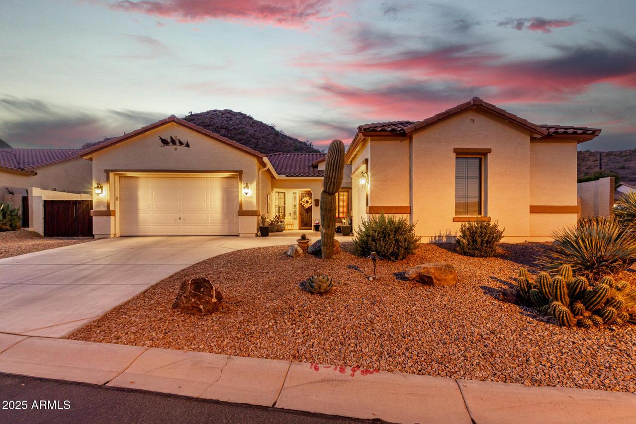 31492 N Sonza Way, San Tan Valley, AZ 85143