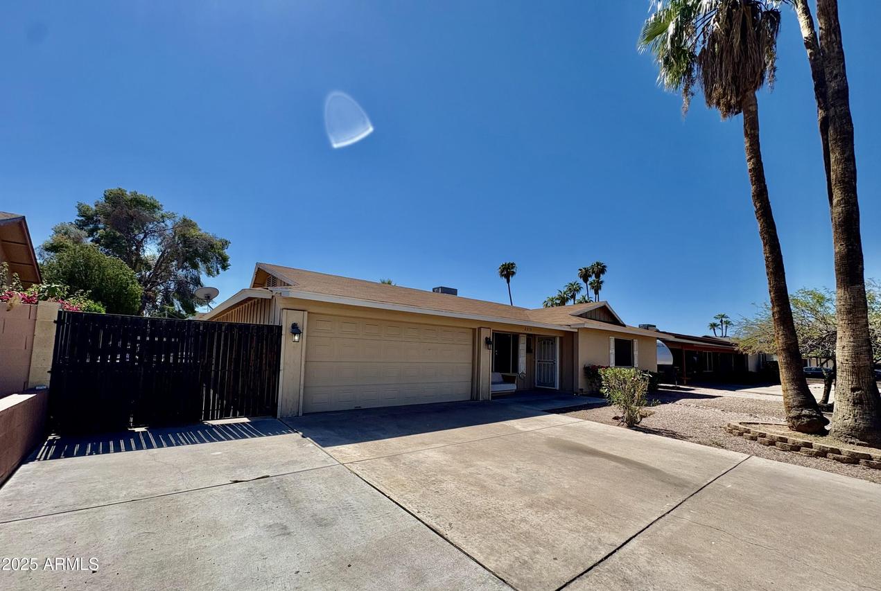 2313 W Catalina Ave., Mesa, AZ 85202