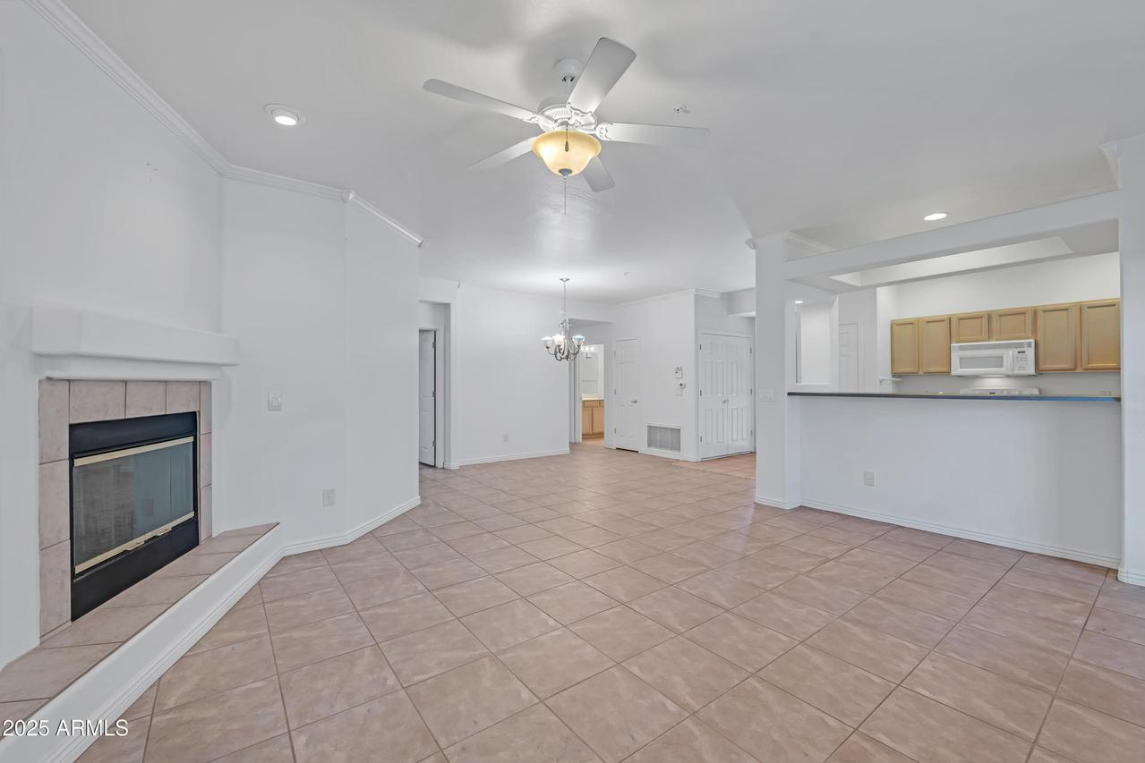 11500 E Cochise Dr. #1083, Scottsdale, AZ 85259