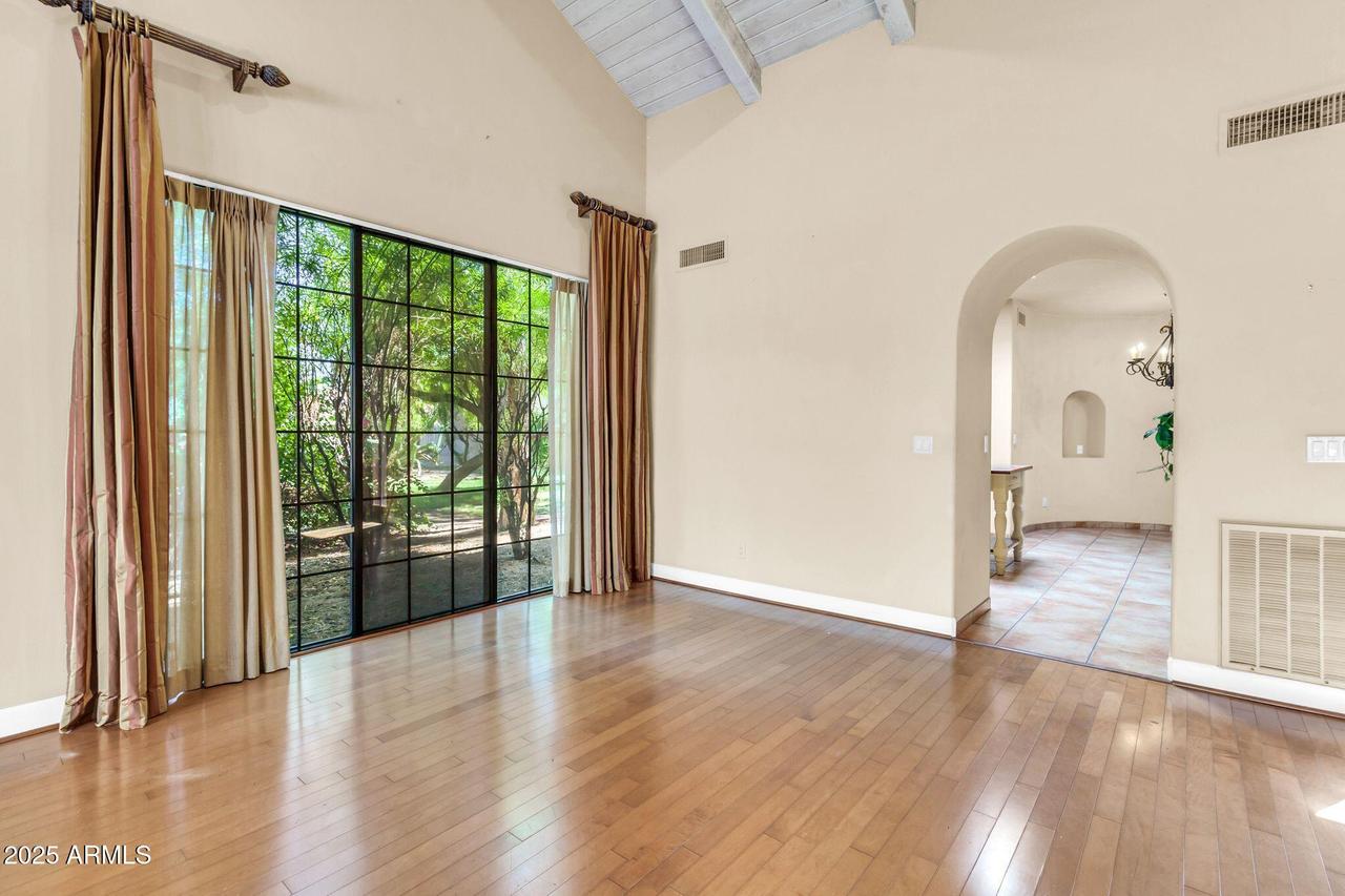 8100 E Camelback Rd. #6, Scottsdale, AZ 85251