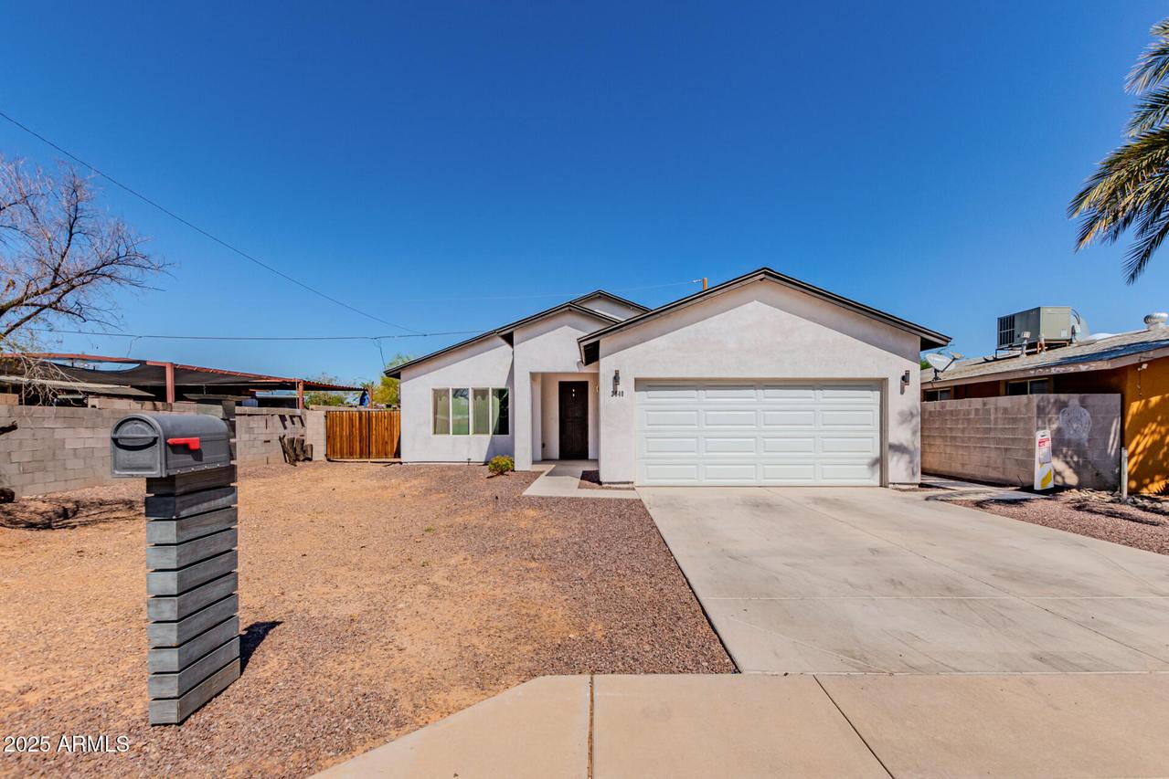 2640 E Beverly Ln., Phoenix, AZ 85032