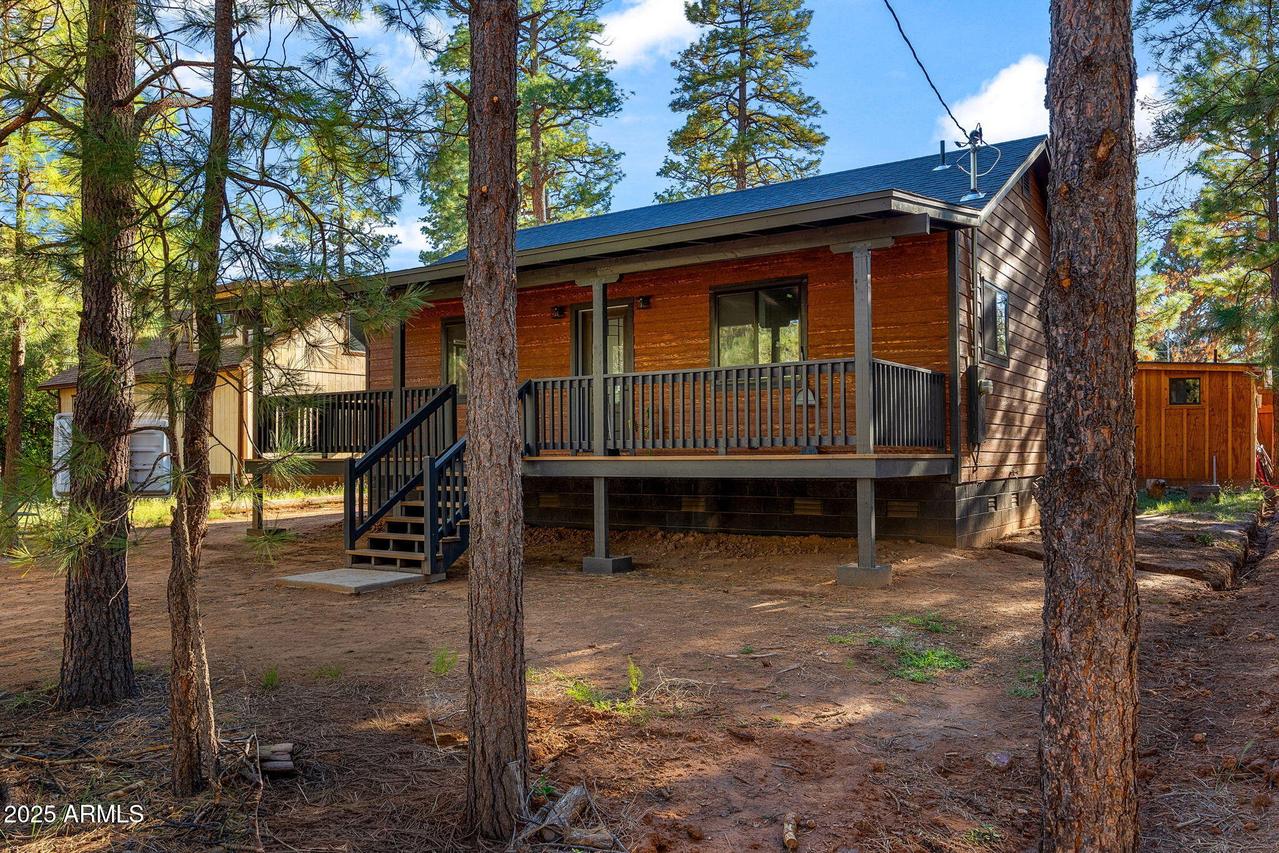 2890 Paint Pony Ln., Overgaard, AZ 85933