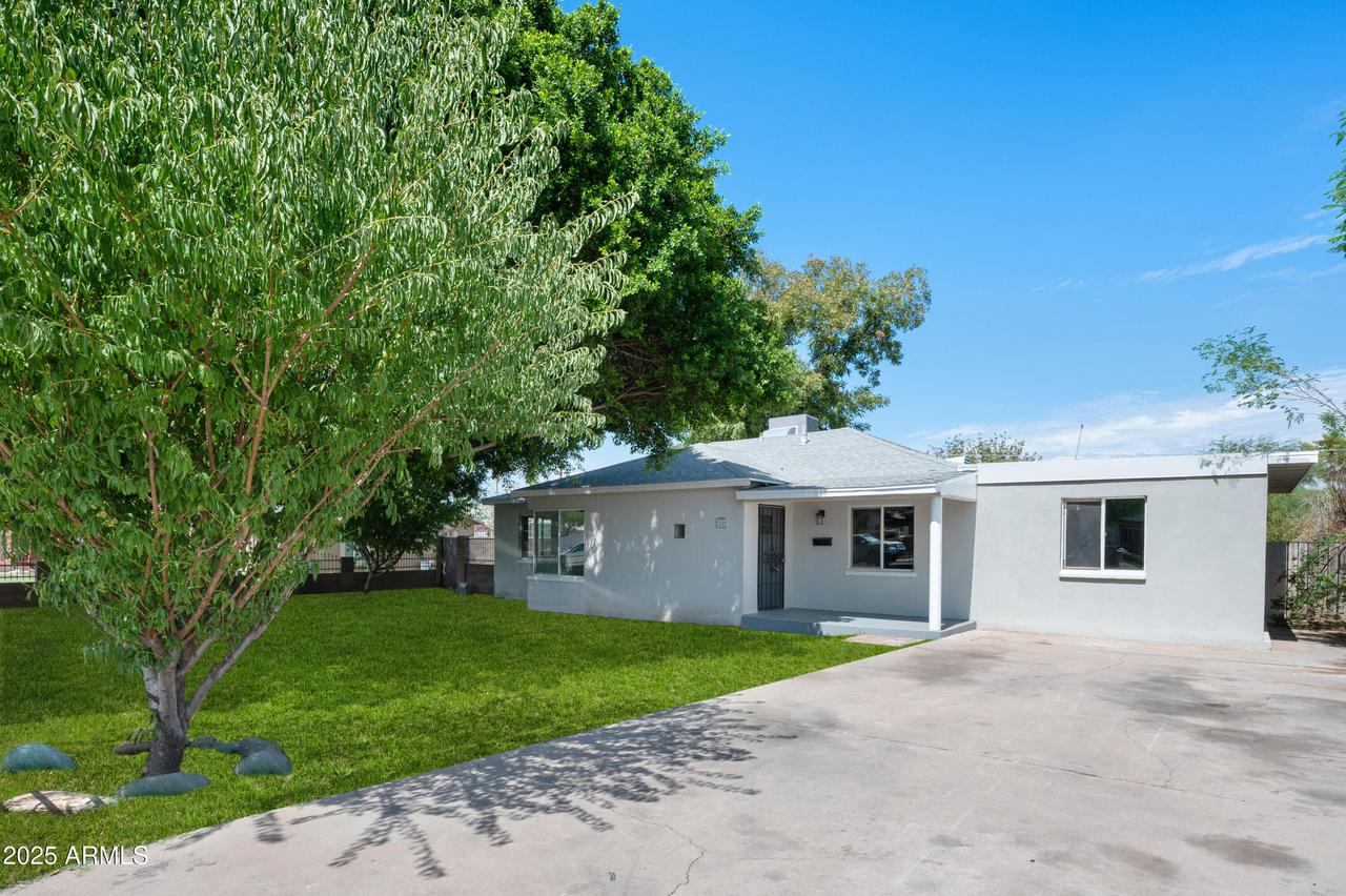 20 E Saint Charles Ave., Phoenix, AZ 85042