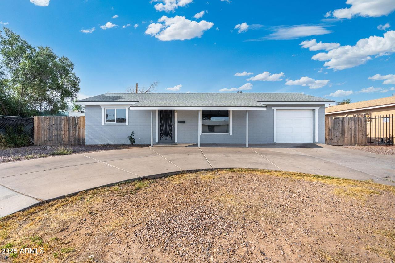 5811 W Campbell Ave., Phoenix, AZ 85031