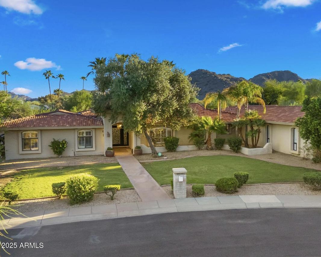4631 E Cochise Dr., Phoenix, AZ 85028