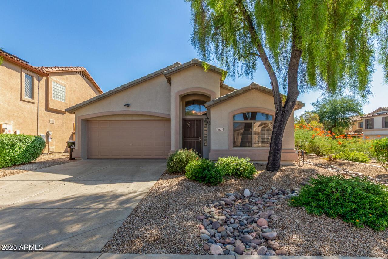 2537 W Red Fox Rd., Phoenix, AZ 85085