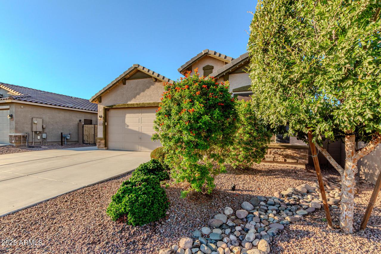 2116 W Larissa Ln., San Tan Valley, AZ 85144