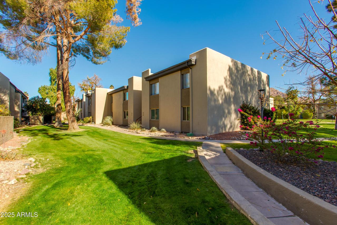 4201 E Camelback Rd. #34, Phoenix, AZ 85018
