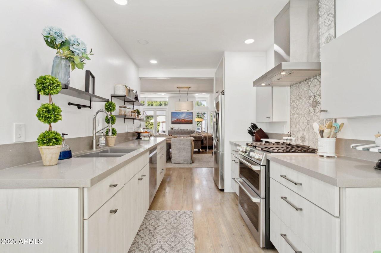 216 W Winged Foot Rd., Phoenix, AZ 85023