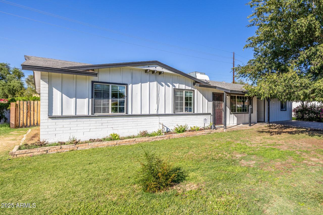 2116 W Keim Dr., Phoenix, AZ 85015