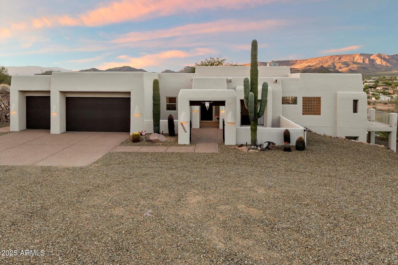 43908 N 10th St., New River, AZ 85087