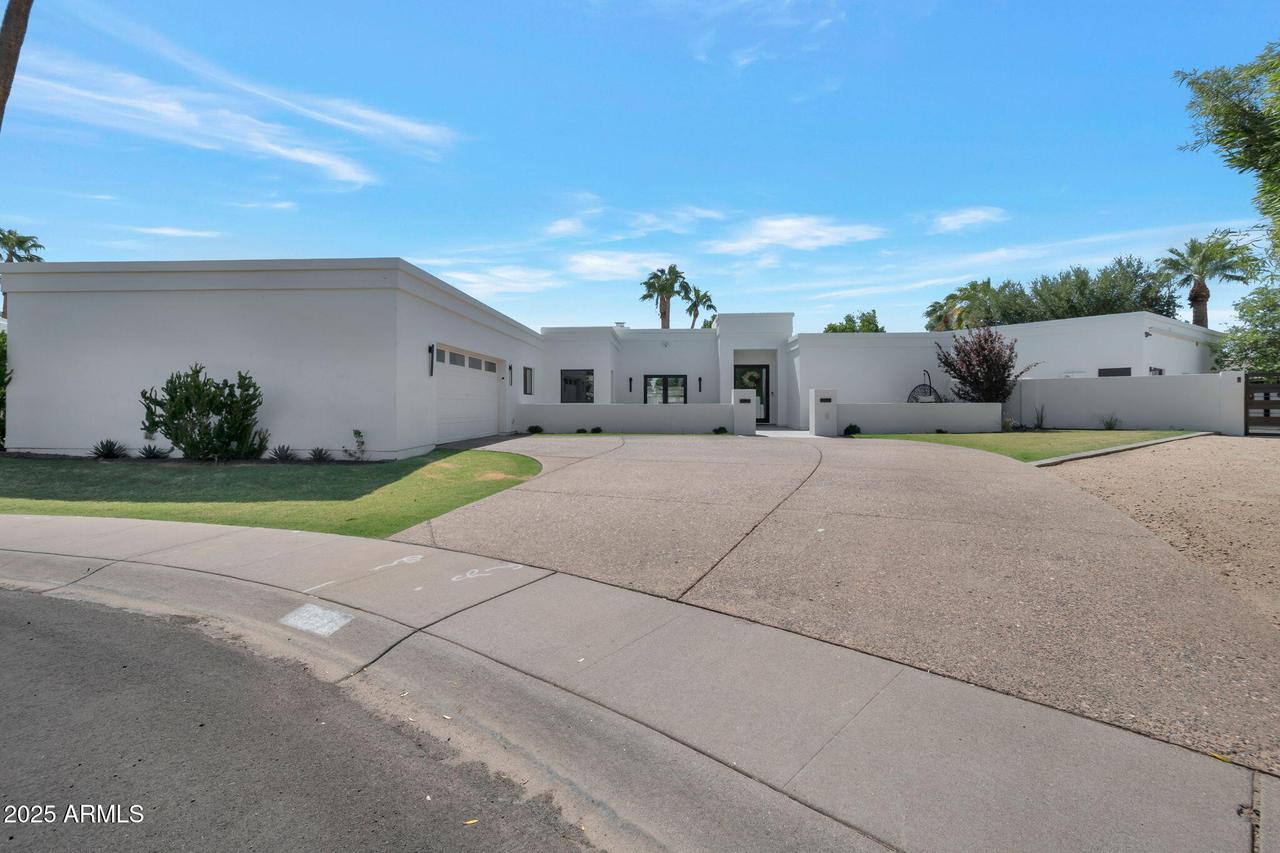 9027 N 82nd St., Scottsdale, AZ 85258