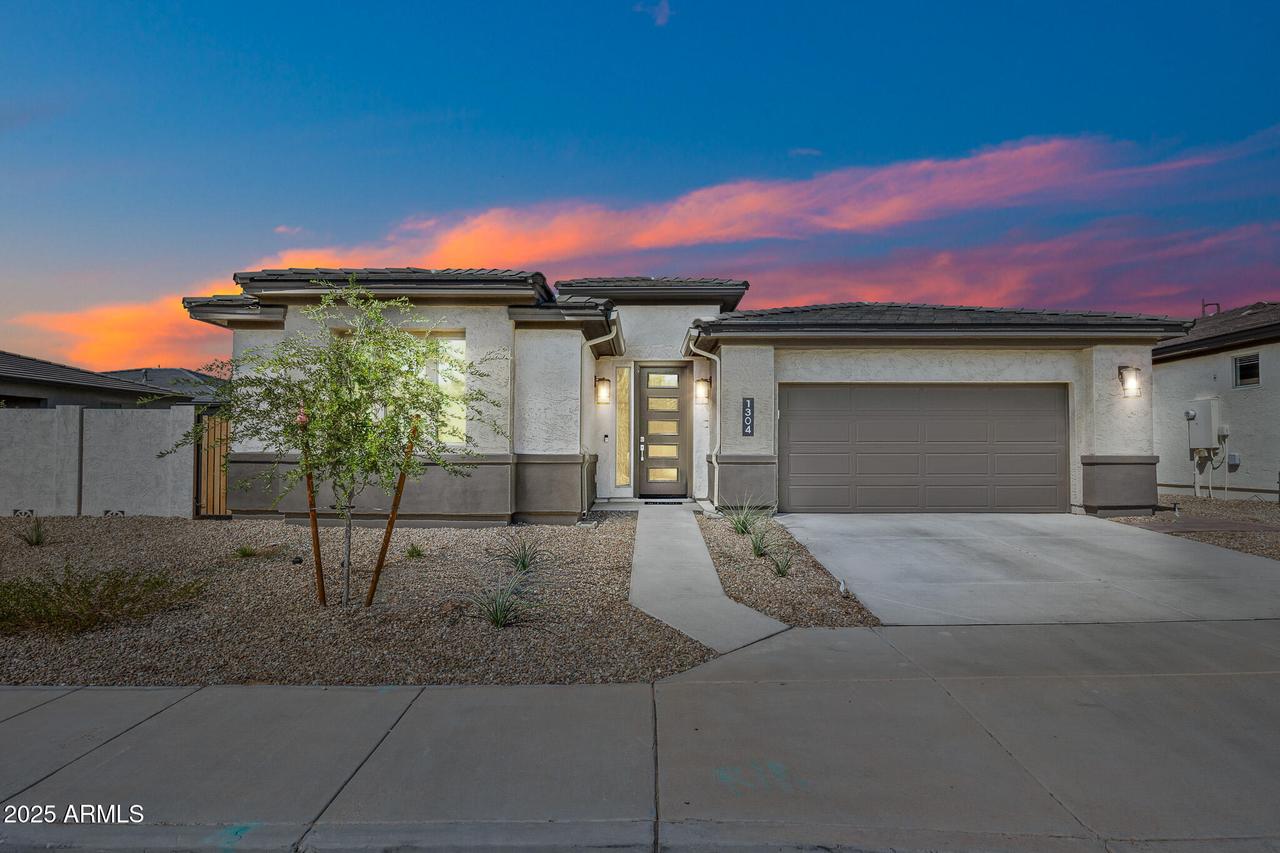 1304 W Desert Hills Dr., Queen Creek, AZ 85140