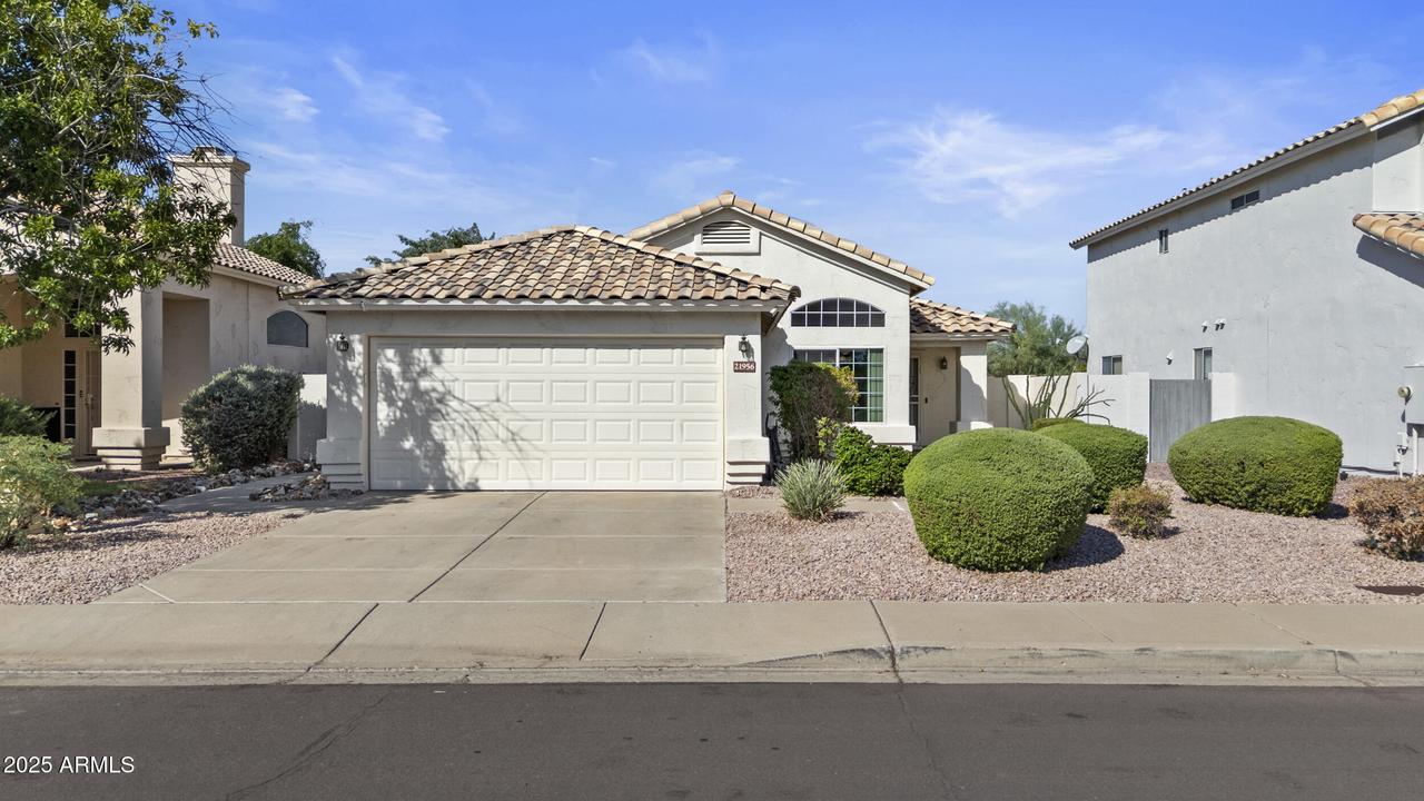 21956 N 74th Ln., Glendale, AZ 85310