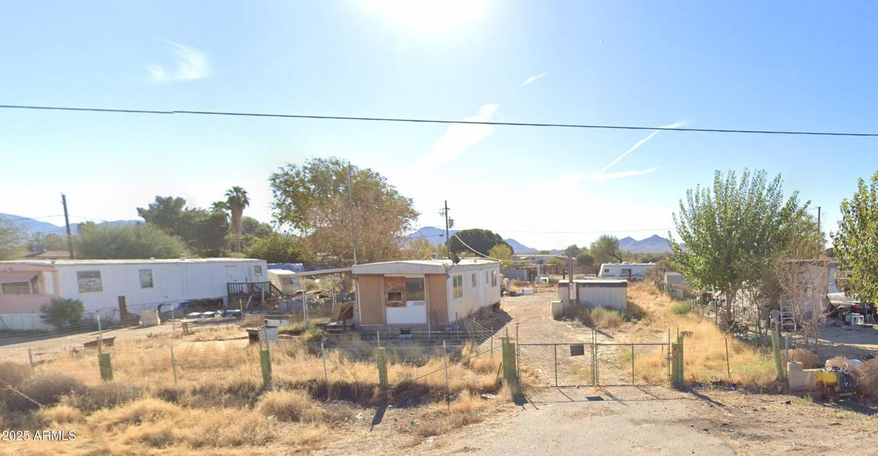 70794 Highway 60 Ln., Wenden, AZ 85357