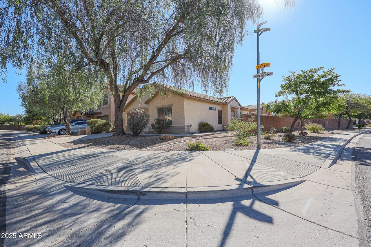 2521 W Oberlin Way, Phoenix, AZ 85085
