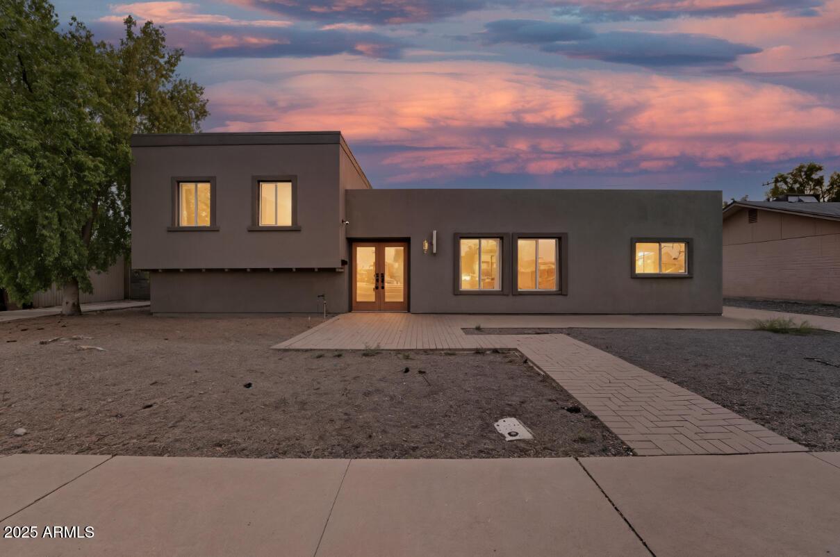 8437 E Thomas Rd., Scottsdale, AZ 85251