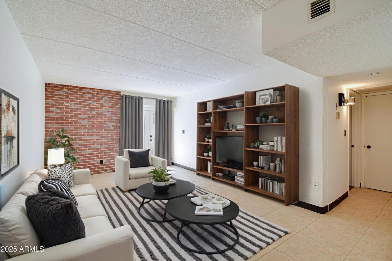 3416 N 44th St. #8, Phoenix, AZ 85018