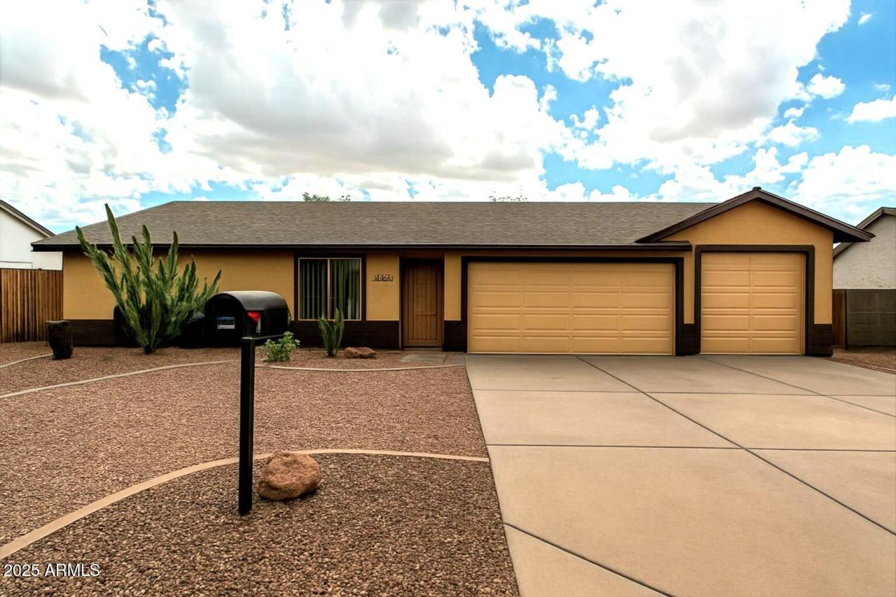 1445 W 7th Ave., Apache Junction, AZ 85120