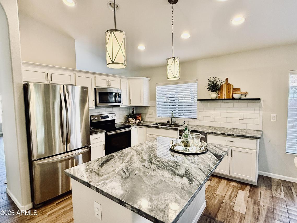 20283 N 51st Dr., Glendale, AZ 85308