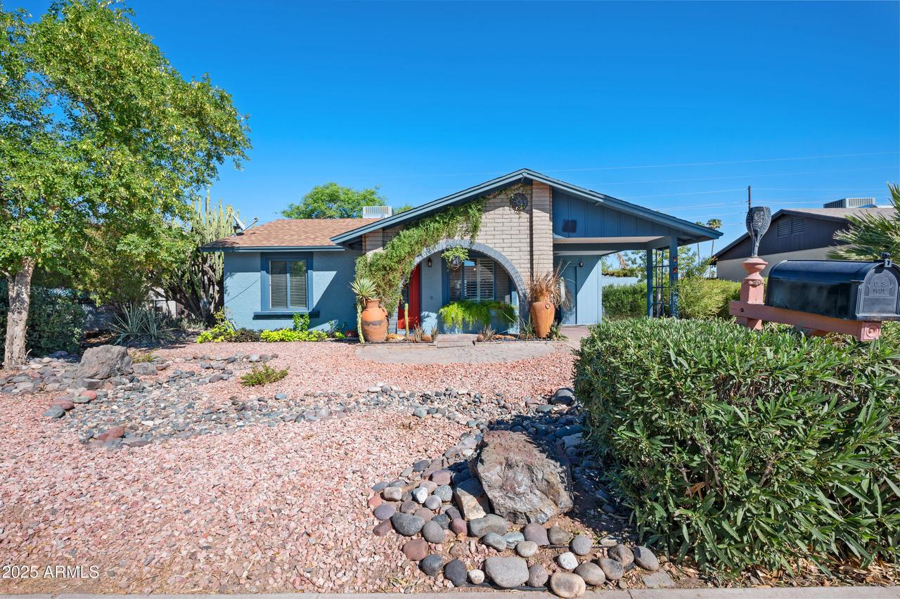 5657 S 46th St., Phoenix, AZ 85040