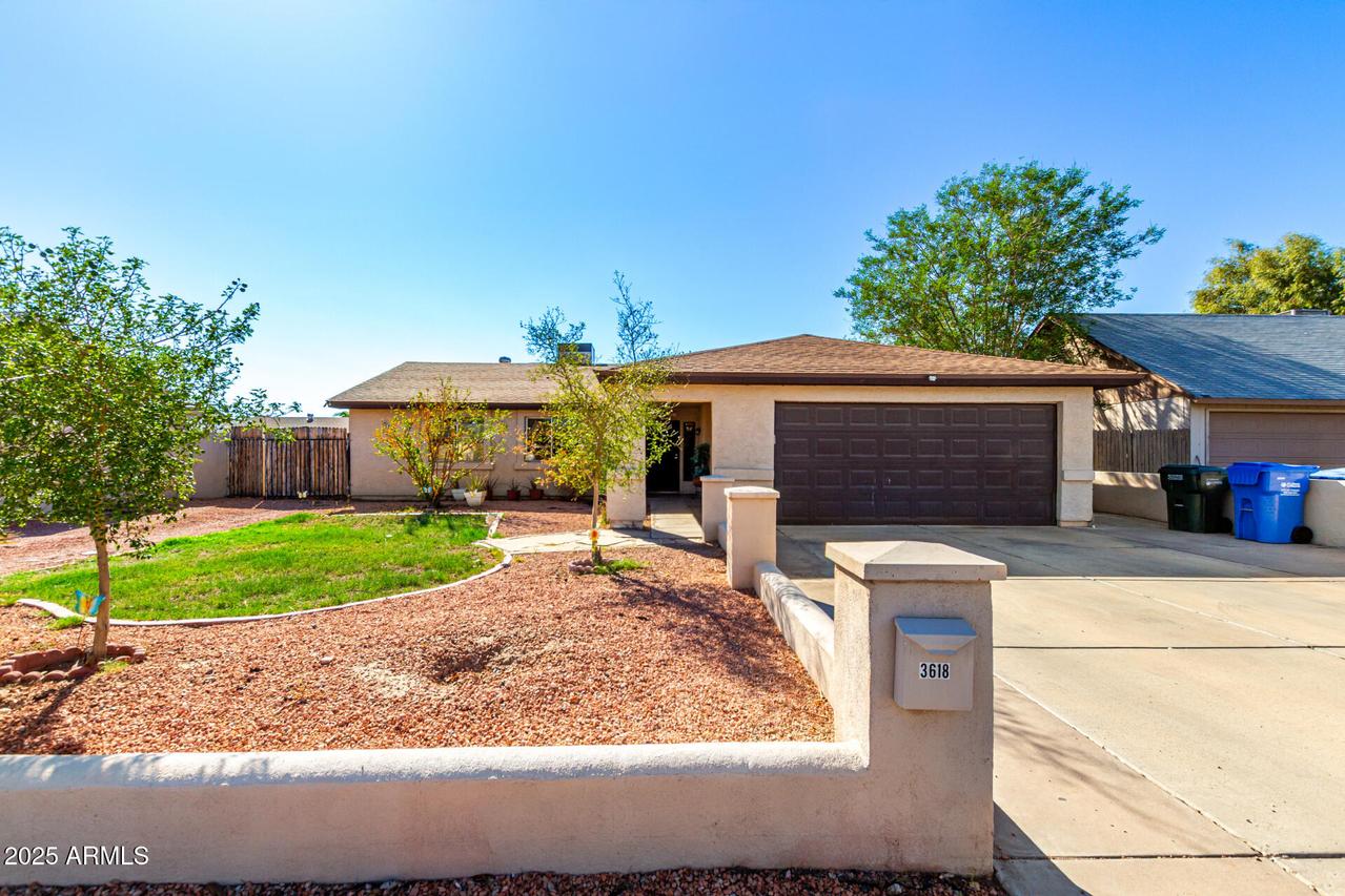 3618 N 87th Ave., Phoenix, AZ 85037