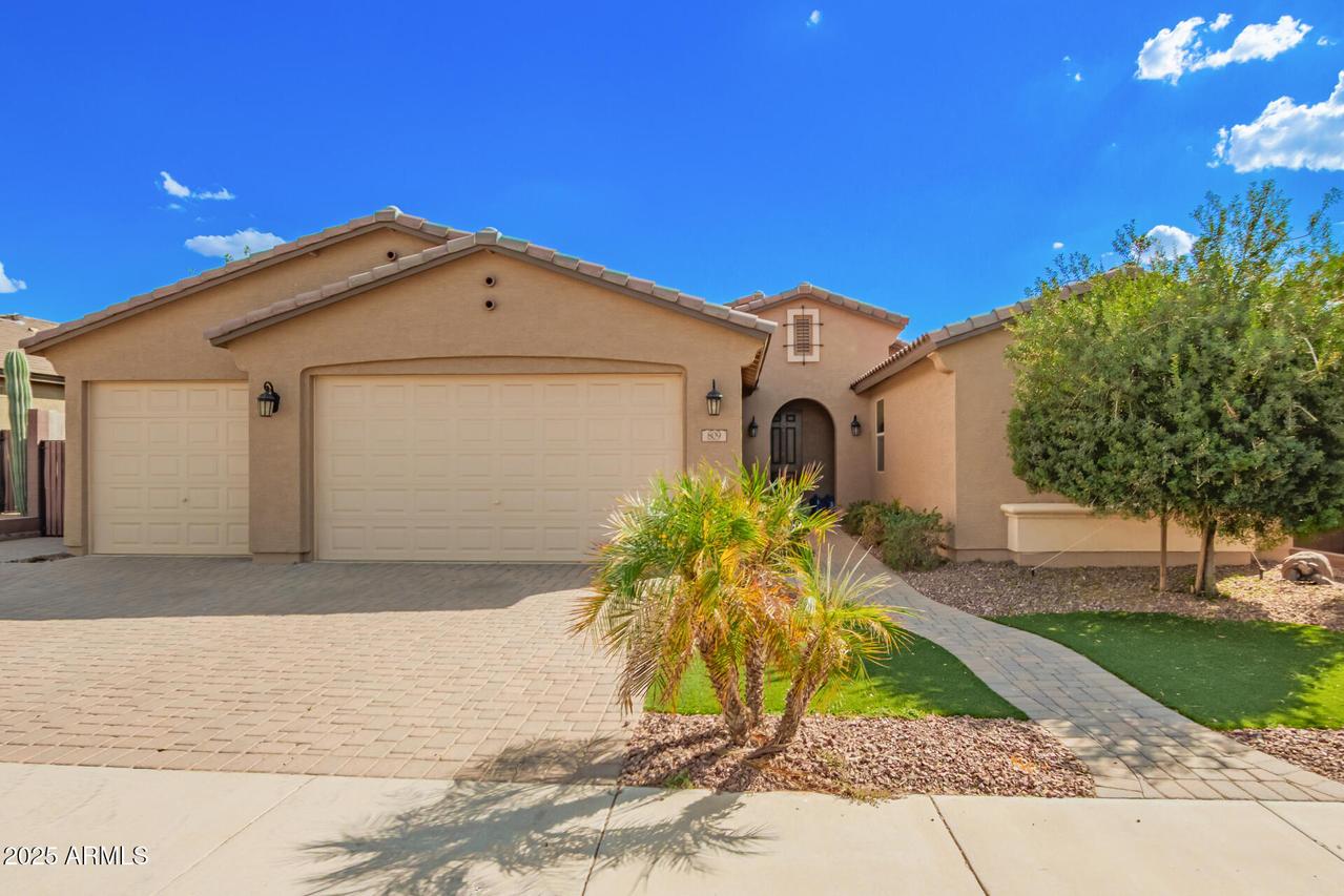 809 W Tallow Tree Ave., San Tan Valley, AZ 85140