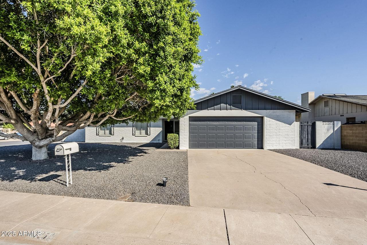 3250 W Mercer Ln., Phoenix, AZ 85029