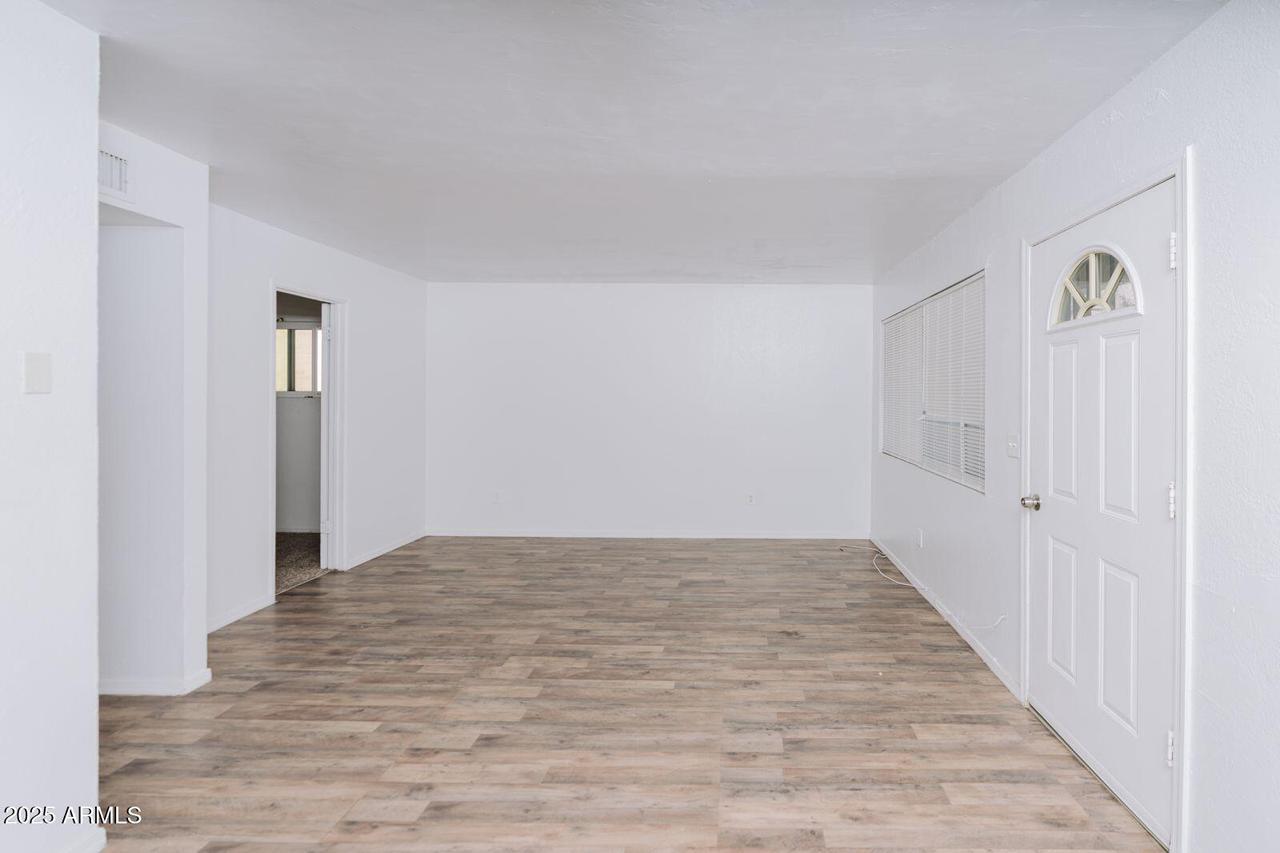 2690 N 43rd Ave. #D, Phoenix, AZ 85009