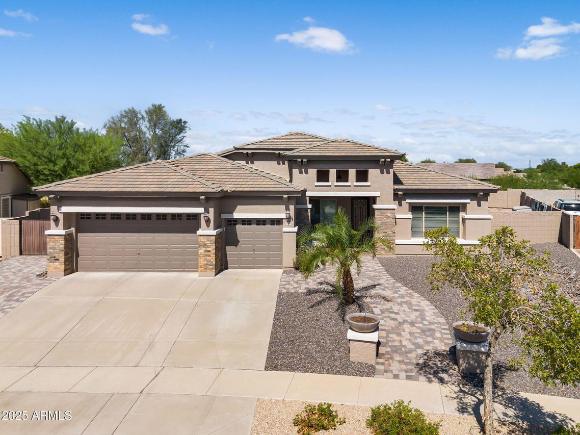 8424 W Gardenia Ave., Glendale, AZ 85305